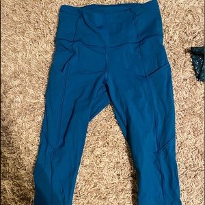 Lululemon crops with pocket